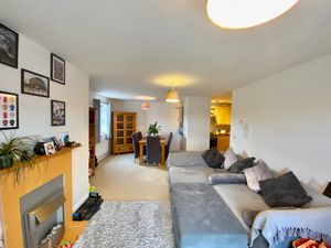 Lounge/Diner- click for photo gallery